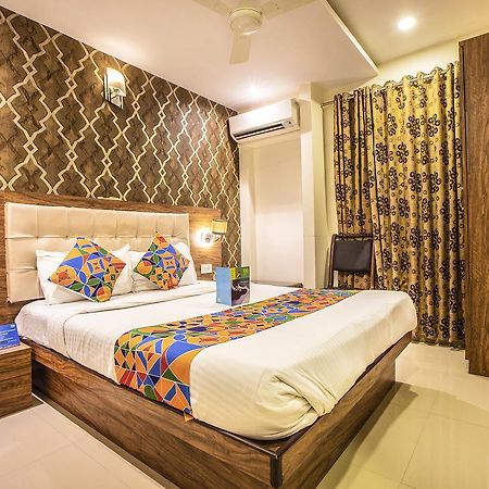 מומביי Hygienic Hotel Liberty Plaza מראה חיצוני תמונה