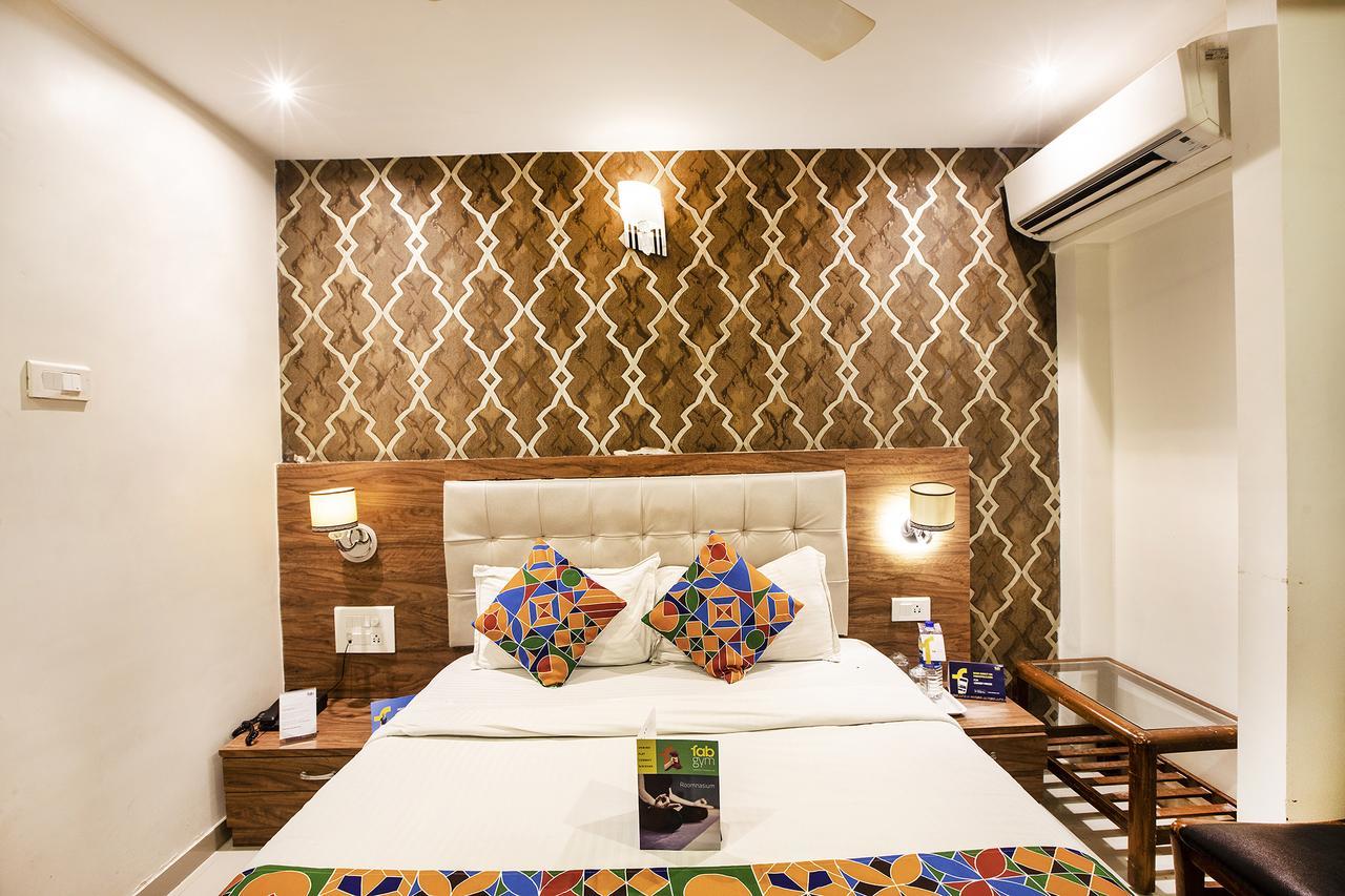 מומביי Hygienic Hotel Liberty Plaza מראה חיצוני תמונה