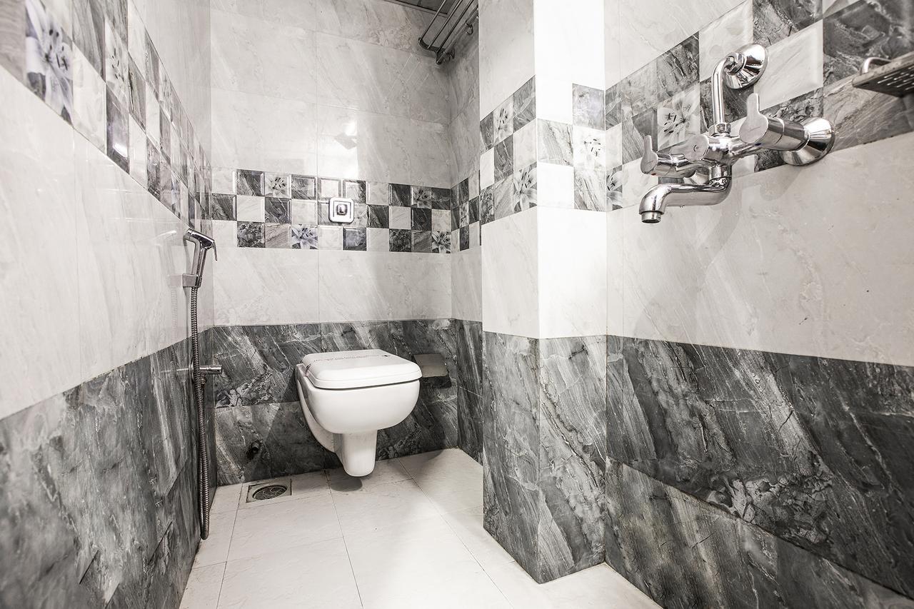 מומביי Hygienic Hotel Liberty Plaza מראה חיצוני תמונה