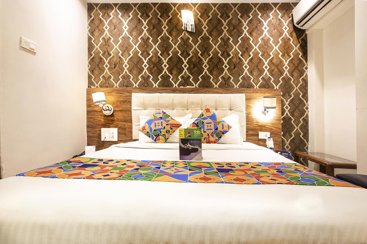 מומביי Hygienic Hotel Liberty Plaza מראה חיצוני תמונה