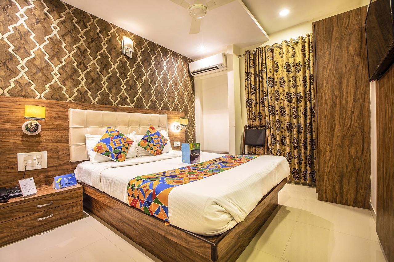 מומביי Hygienic Hotel Liberty Plaza מראה חיצוני תמונה