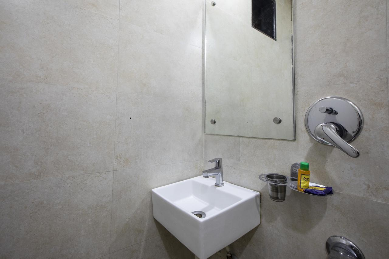 מומביי Hygienic Hotel Liberty Plaza מראה חיצוני תמונה